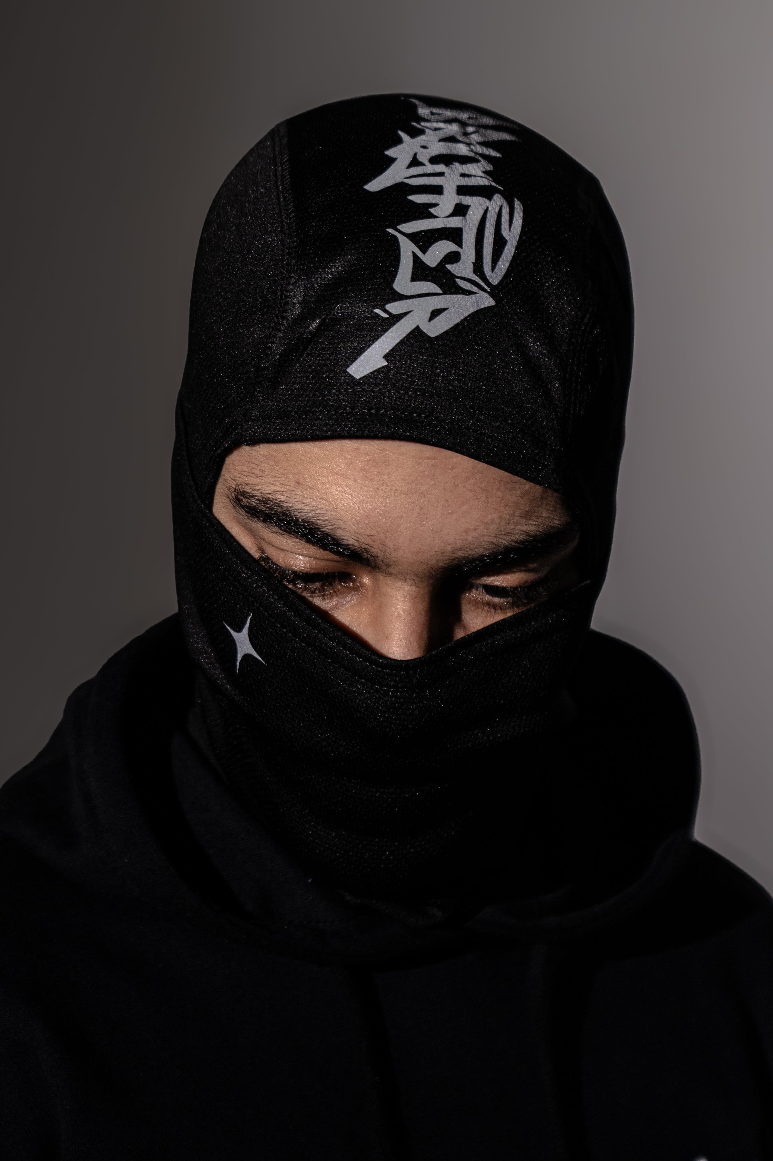 5-WAY baklava with reflective BRIGHTER  logo on top